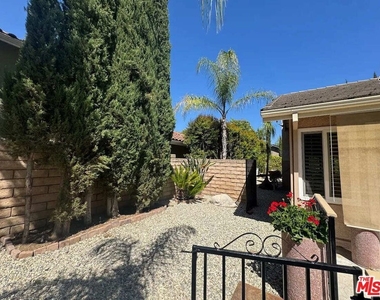 7814 Woodhall Avenue - Photo Thumbnail 37