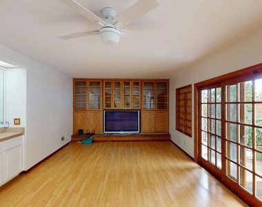 7814 Woodhall Avenue - Photo Thumbnail 11