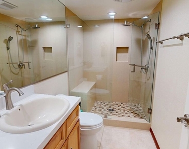 7814 Woodhall Avenue - Photo Thumbnail 20