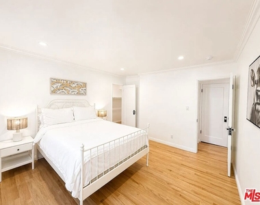 1028 12th Street - Photo Thumbnail 5