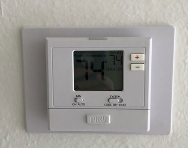 906 N Doheny Drive - Photo Thumbnail 27