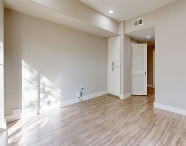 6280 W 3rd Street - Photo Thumbnail 4