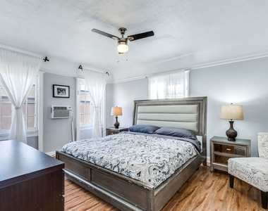 137 S Rexford Drive - Photo Thumbnail 11