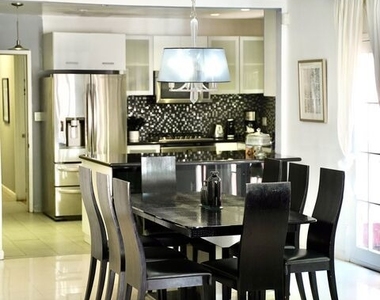 137 S Rexford Drive - Photo Thumbnail 7