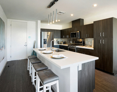 4140 Glencoe Avenue - Photo Thumbnail 2