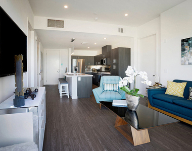 4140 Glencoe Avenue - Photo Thumbnail 4
