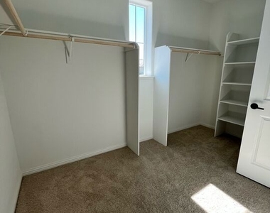 1605 Plumas Drive - Photo Thumbnail 7