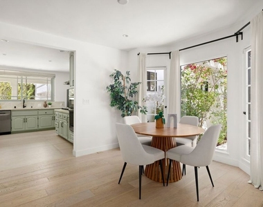 712 N Rodeo Drive - Photo Thumbnail 9