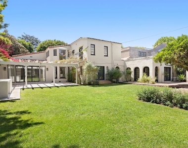 712 N Rodeo Drive - Photo Thumbnail 29