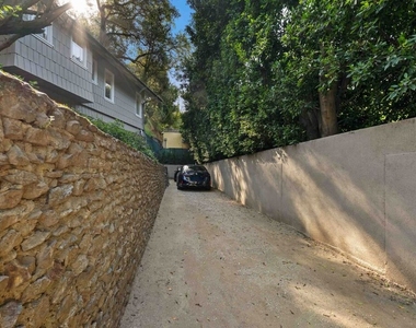 8050 Jovenita Canyon Drive - Photo Thumbnail 39
