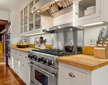 8050 Jovenita Canyon Drive - Photo Thumbnail 12