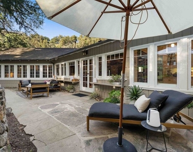 8050 Jovenita Canyon Drive - Photo Thumbnail 32