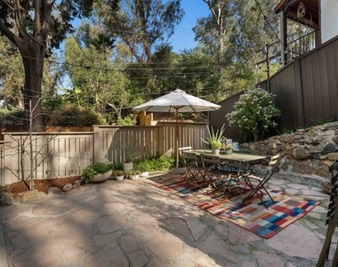 8050 Jovenita Canyon Drive - Photo Thumbnail 31