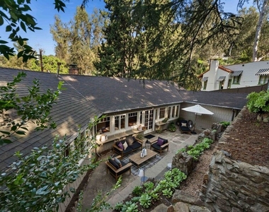 8050 Jovenita Canyon Drive - Photo Thumbnail 33