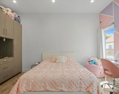 1420 Stearns Drive - Photo Thumbnail 10