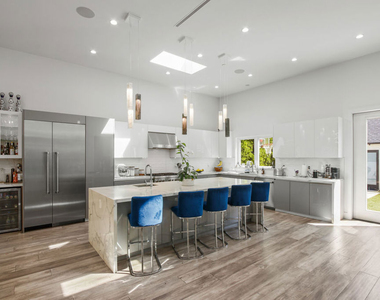 1420 Stearns Drive - Photo Thumbnail 2