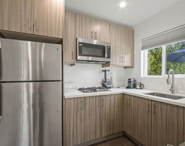 1420 Stearns Drive - Photo Thumbnail 16