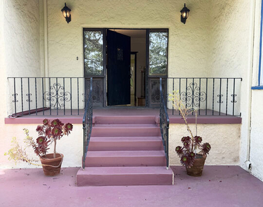 1861 W Mountain Street - Photo Thumbnail 10