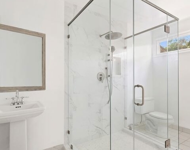 4309 Gentry Avenue - Photo Thumbnail 37