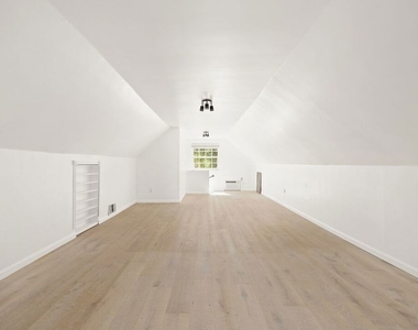 4309 Gentry Avenue - Photo Thumbnail 32