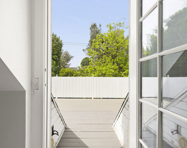 4309 Gentry Avenue - Photo Thumbnail 19