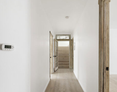 4309 Gentry Avenue - Photo Thumbnail 30