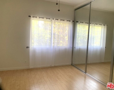 4189 Vineland Avenue - Photo Thumbnail 23