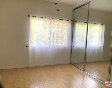 4189 Vineland Avenue - Photo Thumbnail 38