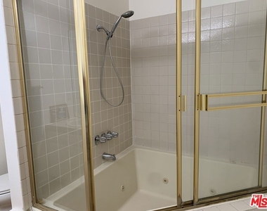 4189 Vineland Avenue - Photo Thumbnail 20
