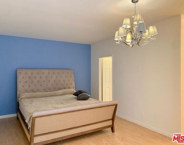 4189 Vineland Avenue - Photo Thumbnail 15