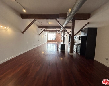 652 Mateo Street - Photo Thumbnail 1