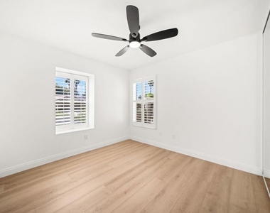 37762 Drexell Drive - Photo Thumbnail 18