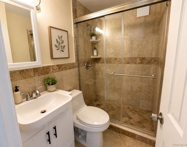 46 Dawson Avenue - Photo Thumbnail 7