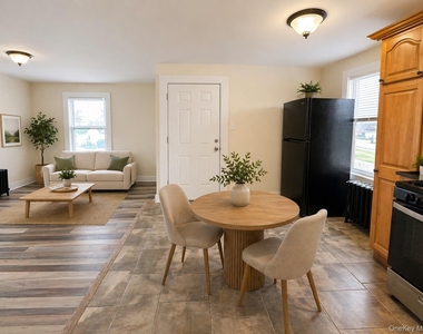 46 Dawson Avenue - Photo Thumbnail 2