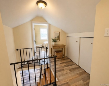 46 Dawson Avenue - Photo Thumbnail 9