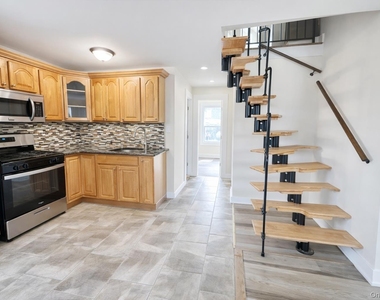 46 Dawson Avenue - Photo Thumbnail 4