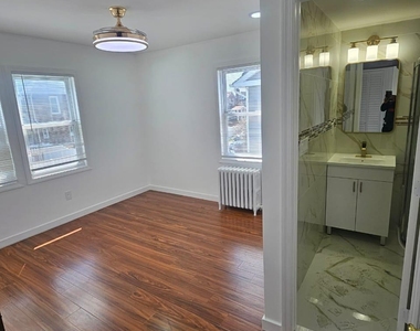 192-23 116th Road - Photo Thumbnail 6