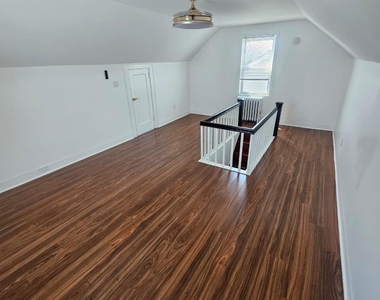 192-23 116th Road - Photo Thumbnail 3