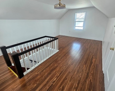 192-23 116th Road - Photo Thumbnail 4