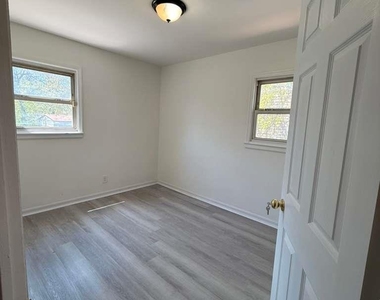 120-54 194th Street - Photo Thumbnail 3