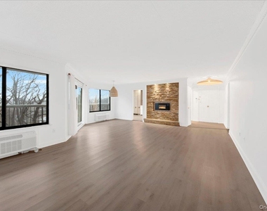 500 High Point Drive - Photo Thumbnail 9