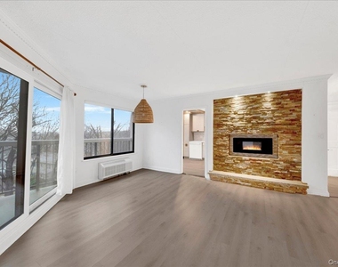 500 High Point Drive - Photo Thumbnail 10