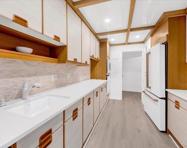 500 High Point Drive - Photo Thumbnail 4