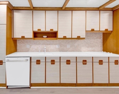 500 High Point Drive - Photo Thumbnail 3