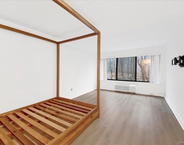 500 High Point Drive - Photo Thumbnail 12