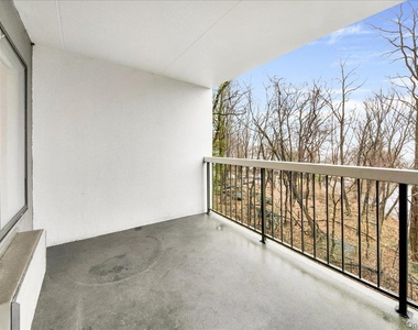 500 High Point Drive - Photo Thumbnail 20