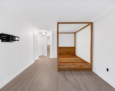 500 High Point Drive - Photo Thumbnail 13