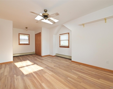 24948 Rushmore Terrace - Photo Thumbnail 15