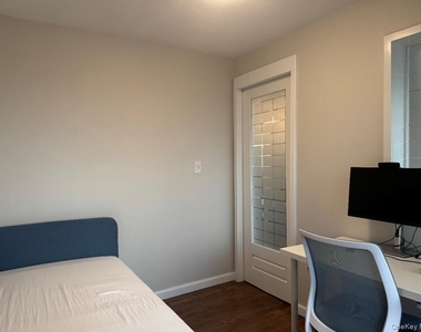 235 W Park Avenue - Photo Thumbnail 32