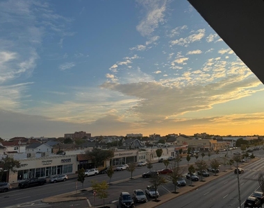 235 W Park Avenue - Photo Thumbnail 3